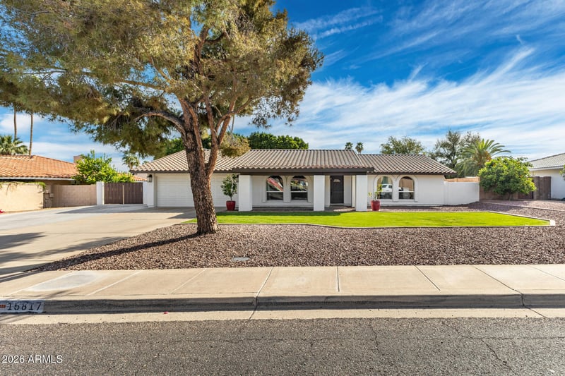 15817 N Moon Valley Dr, Phoenix, AZ 85022
