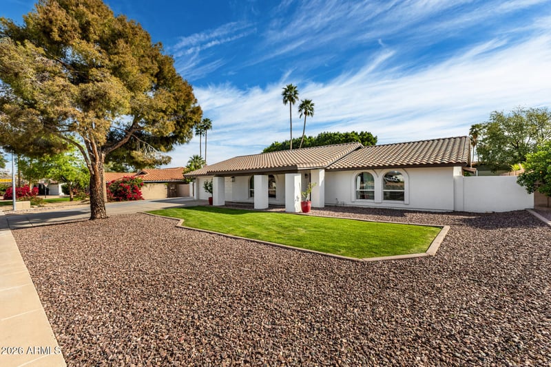 15817 N Moon Valley Dr, Phoenix, AZ 85022
