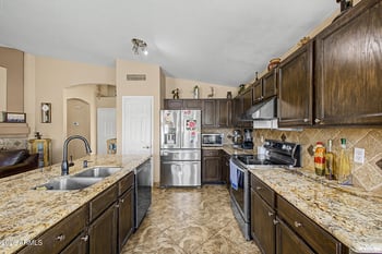 15817 28th Pl, Phoenix, AZ 85048