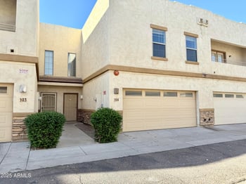 15818 25th St #104, Phoenix, AZ 85032