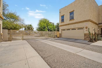 15818 25th St #113, Phoenix, AZ 85032