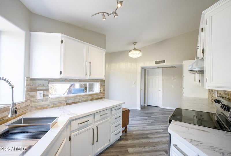 15818 6th Ave, Phoenix, AZ 85023