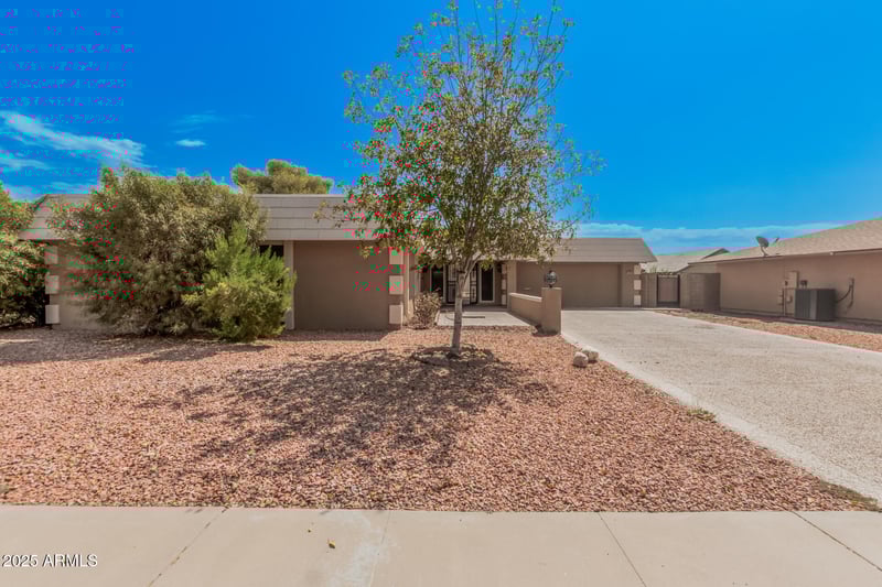 15825 110th Ave, Sun City, AZ 85351