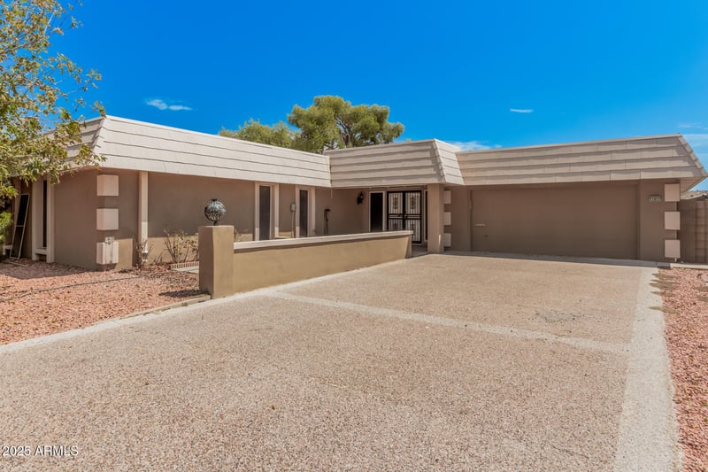 15825 110th Ave, Sun City, AZ 85351