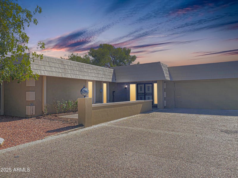 15825 110th Ave, Sun City, AZ 85351