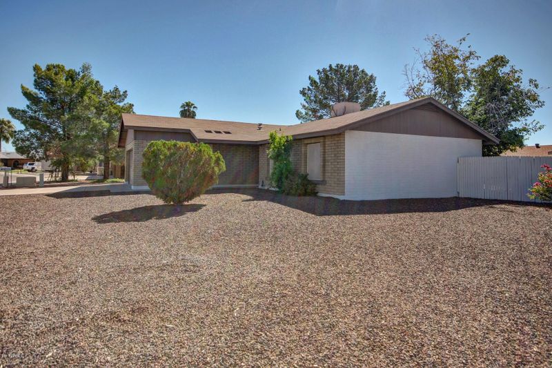 15829 N 63rd Dr, Glendale, AZ 85306