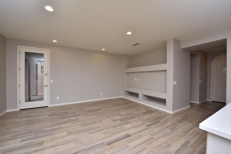 15840 S 12th Way, Phoenix, AZ 85048