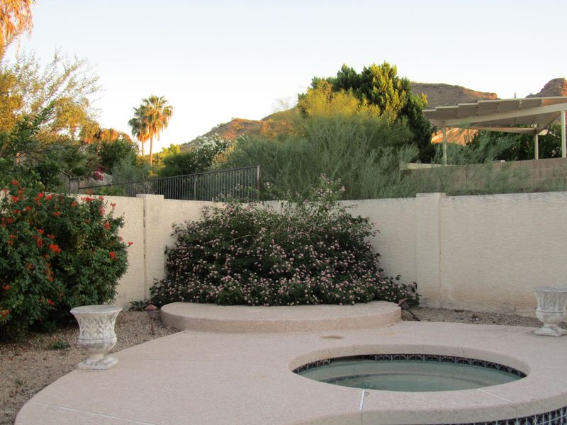15841 N 15th Way, Phoenix, AZ 85022