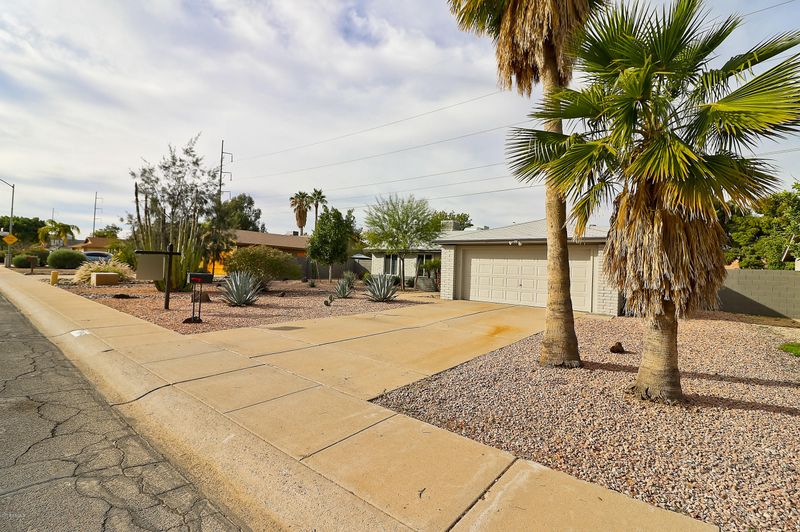 15842 N 8th St, Phoenix, AZ 85022