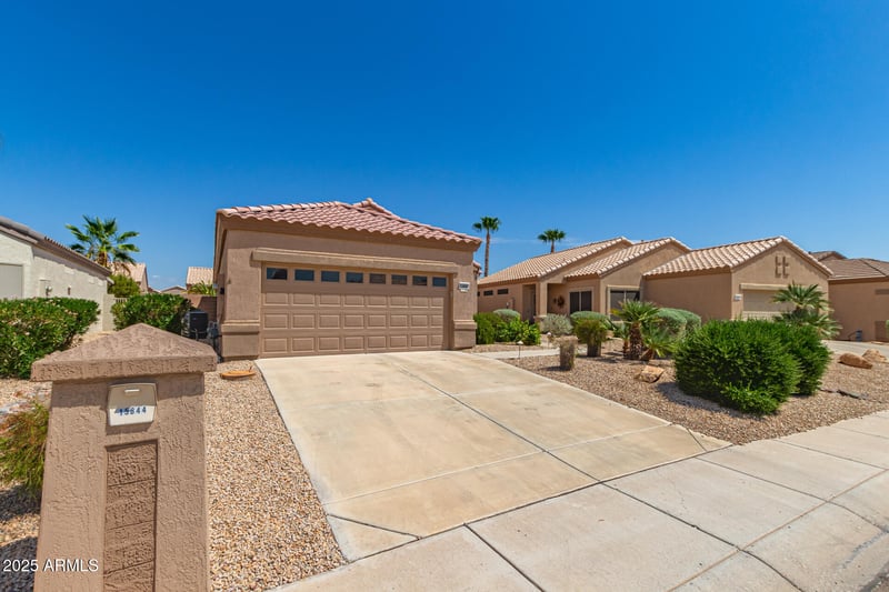 15844 Arrowhead Dr, Surprise, AZ 85374