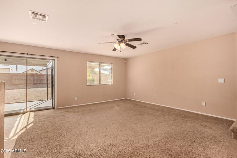 1585 Jeanne Ln, San Tan Valley, AZ 85140