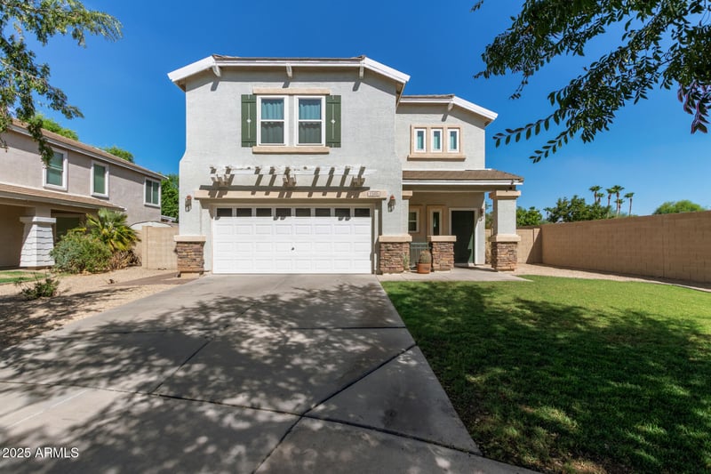 1585 Swallow Ct, Gilbert, AZ 85296