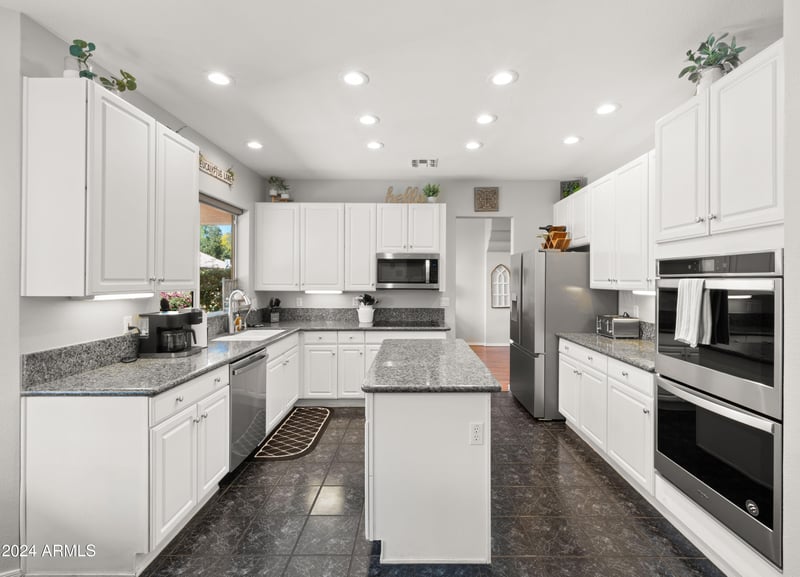 15870 N 9th Ave, Phoenix, AZ 85023