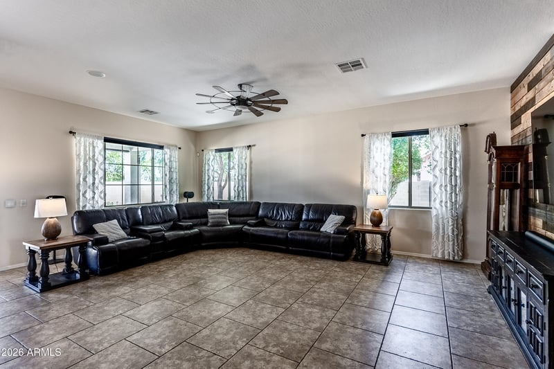 15872 Shaw Butte Dr, Surprise, AZ 85379