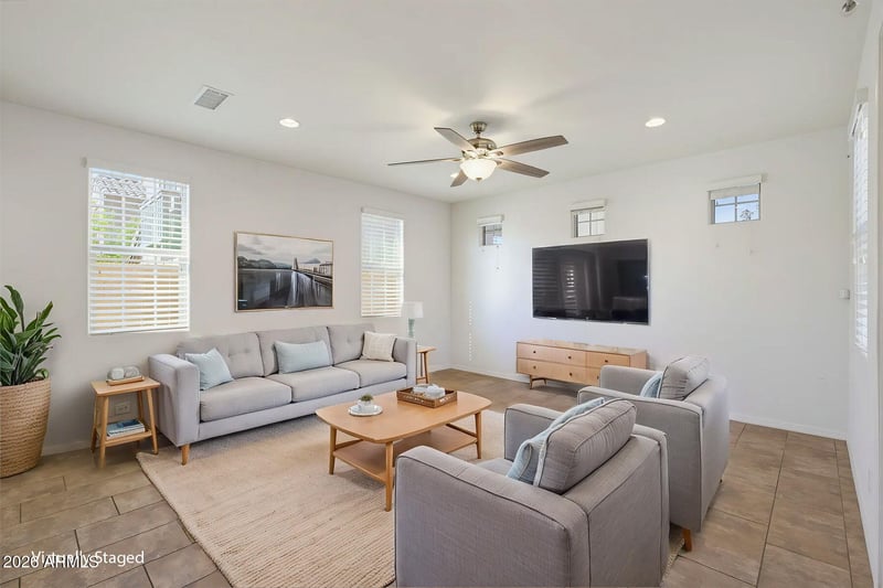 15912 S 11th Way, Phoenix, AZ 85048
