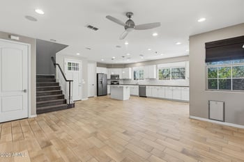 15918 S 11th Way, Phoenix, AZ 85048