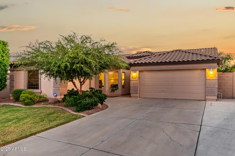 15920 174th Ln, Surprise, AZ 85388