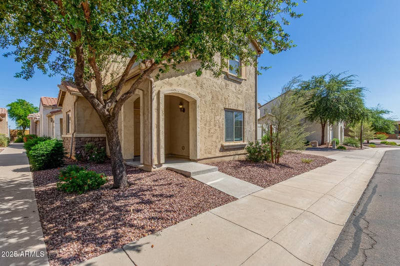 15933 19th Dr, Phoenix, AZ 85023