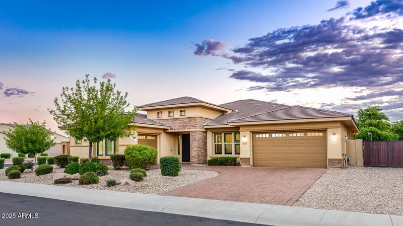 15960 Bonitos Dr, Goodyear, AZ 85395