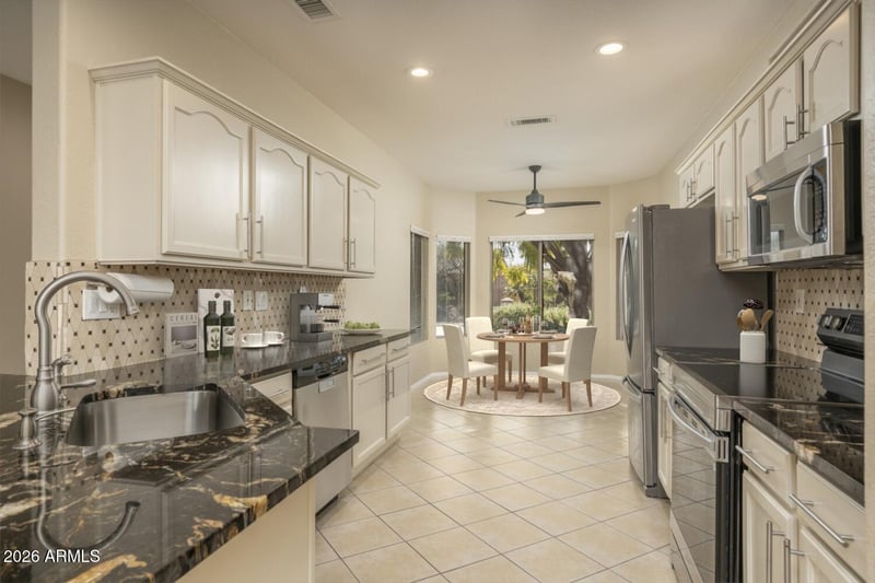 15984 Indigo Ln, Surprise, AZ 85374