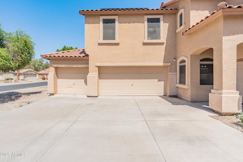 15985 Bartlett Ave, Goodyear, AZ 85338