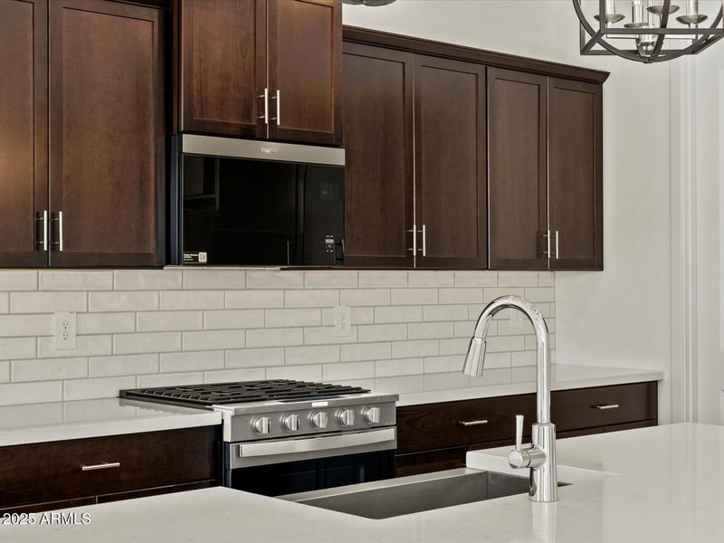 15995 Prickly Pear Trl, Surprise, AZ 85387