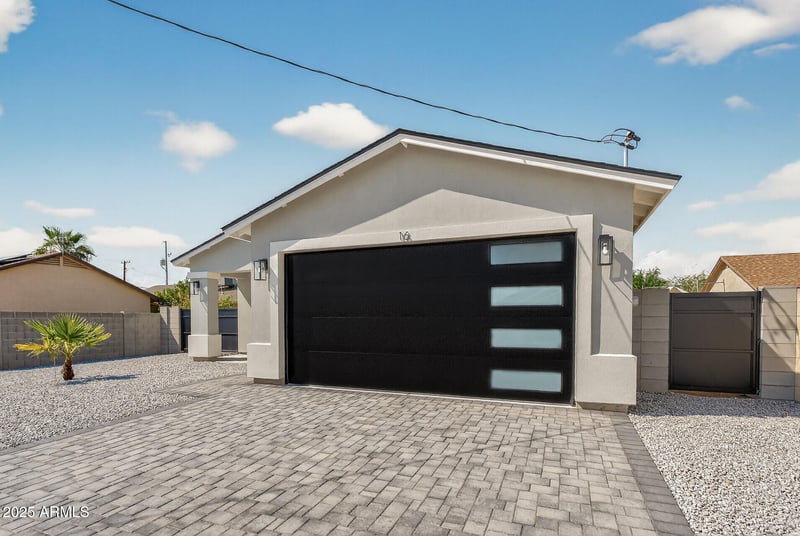 16 Davis Ln, Avondale, AZ 85323