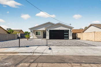 16 Davis Ln, Avondale, AZ 85323