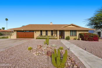 16 Wood Dr, Phoenix, AZ 85029