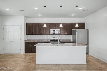 160 56th Pl, Mesa, AZ 85205