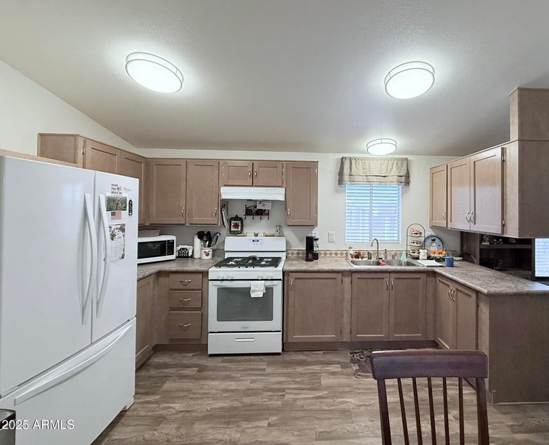 16005 32nd St #9, Phoenix, AZ 85032