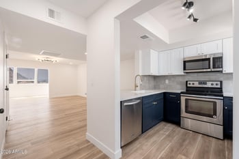1601 Sunnyside Dr #121, Phoenix, AZ 85029
