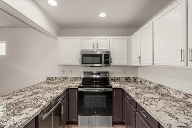 16015 30th St #109, Phoenix, AZ 85032