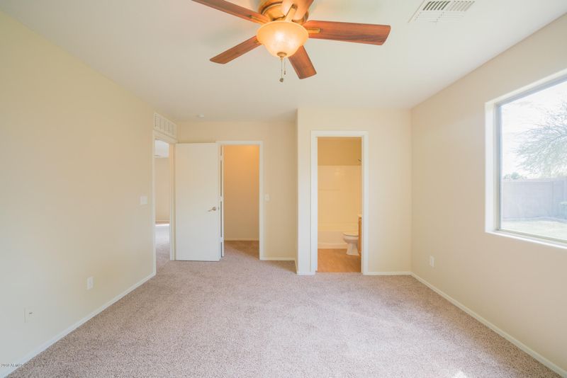 16019 W Winchcomb Dr, Surprise, AZ 85379