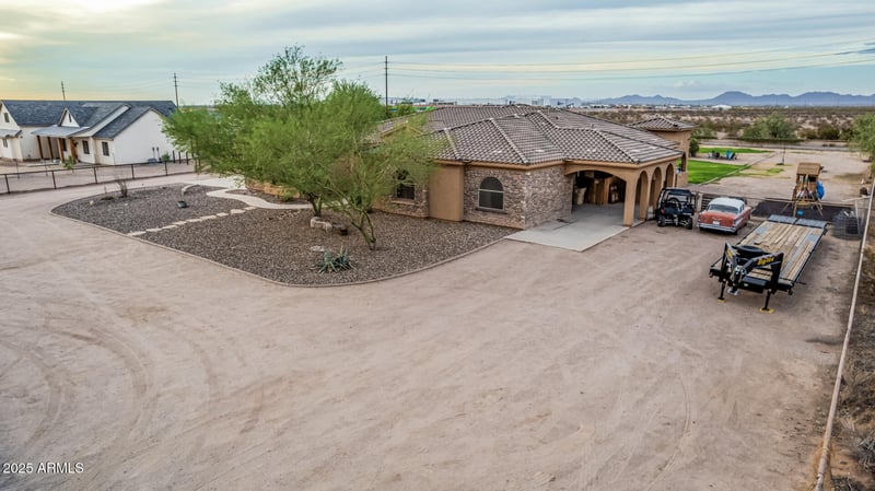 1602 Lobo St, San Tan Valley, AZ 85140