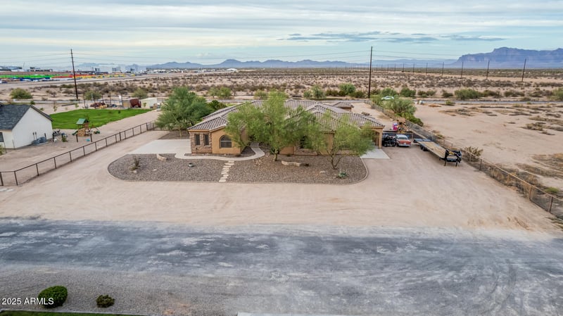 1602 Lobo St, San Tan Valley, AZ 85140