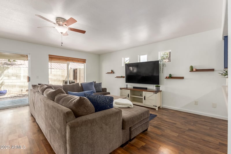 16021 30th St #109, Phoenix, AZ 85032