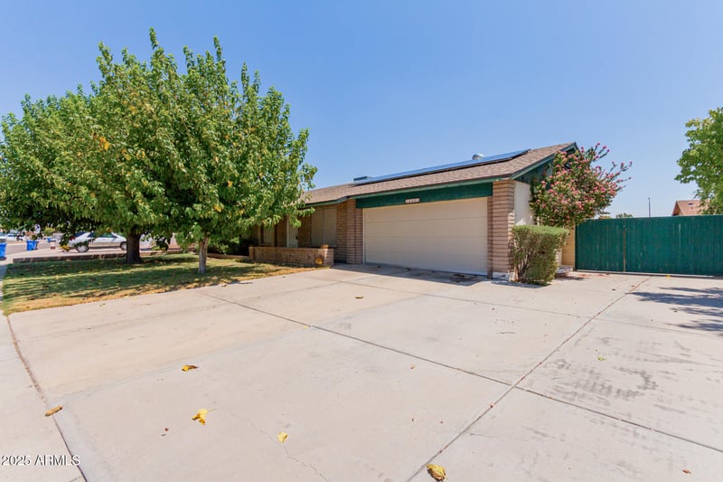 16021 48th Dr, Glendale, AZ 85306