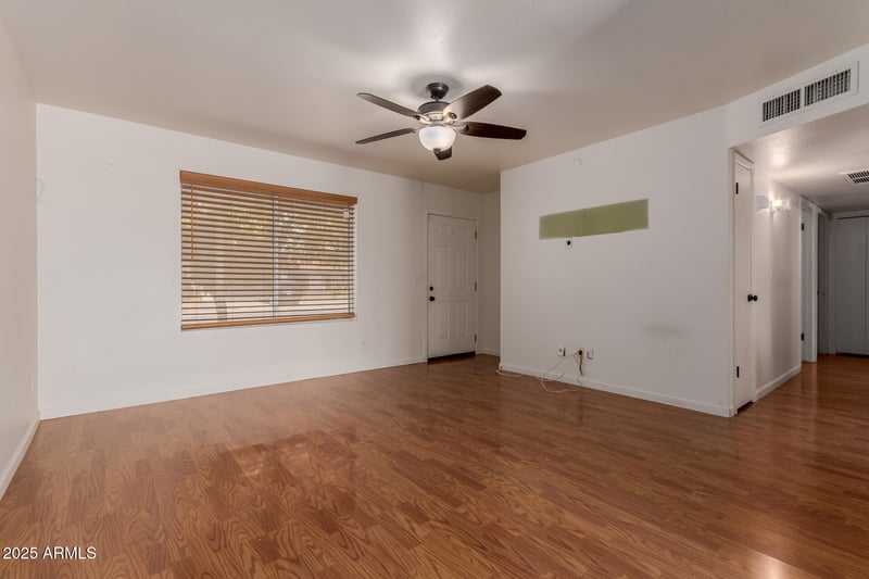 16021 48th Dr, Glendale, AZ 85306
