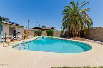 16021 48th Dr, Glendale, AZ 85306