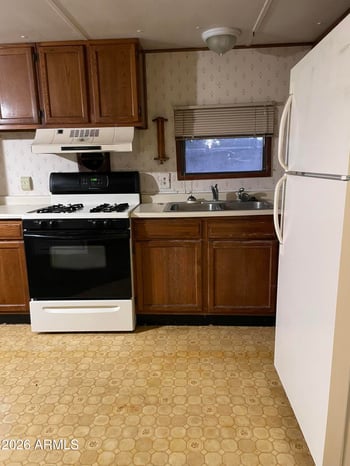 16027 68th Dr, Peoria, AZ 85382