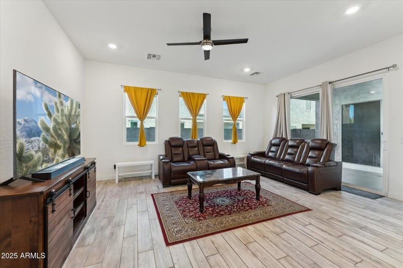 16027 74th Ln, Peoria, AZ 85382
