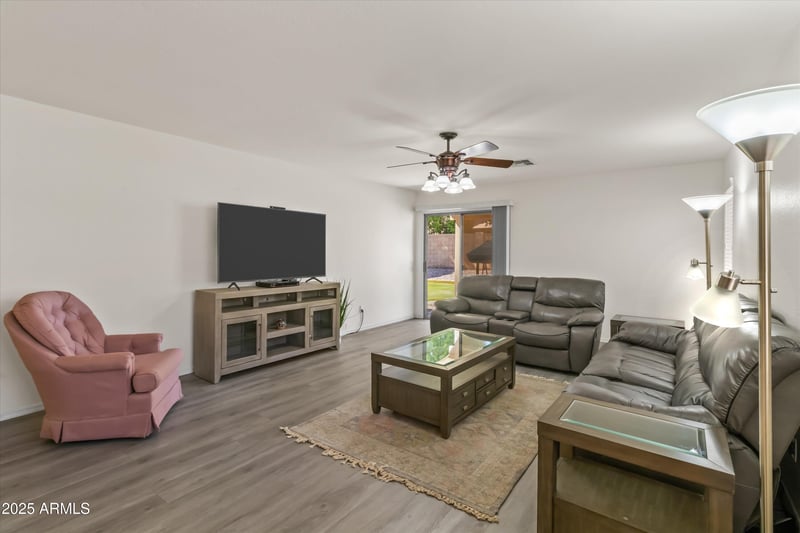 16034 Winchcomb Dr, Surprise, AZ 85379