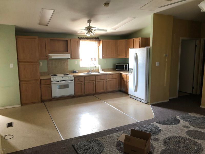 16035 N 70th Ave, Peoria, AZ 85382