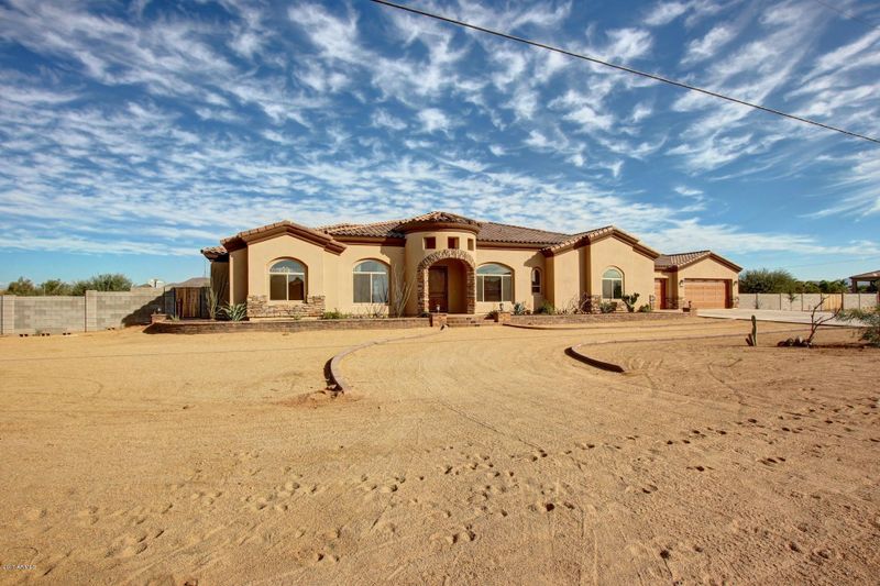 1604 W Maddock Rd, Phoenix, AZ 85086