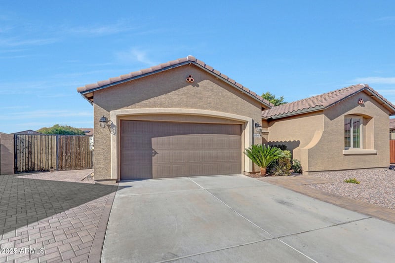 16040 Desert Flower Dr, Goodyear, AZ 85395