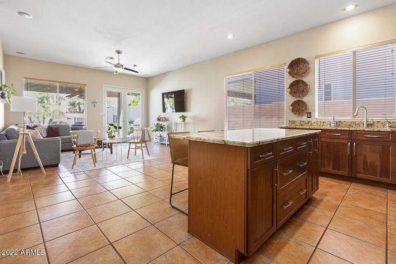 16042 S 10th St, Phoenix, AZ 85048