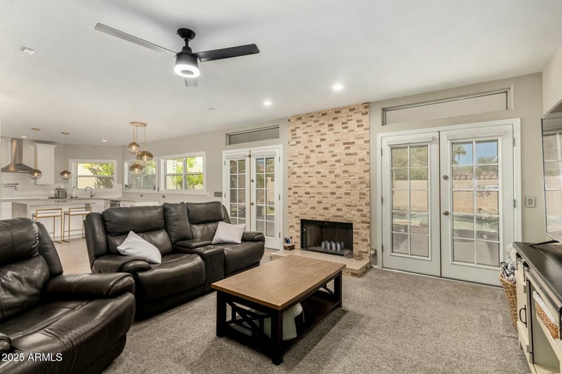 16047 14th Dr, Phoenix, AZ 85045