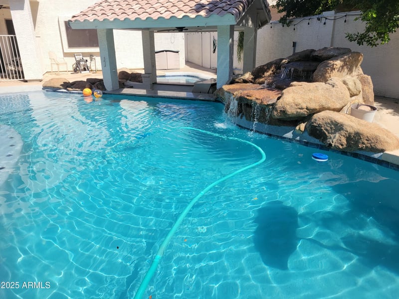 16050 35th Dr, Phoenix, AZ 85053