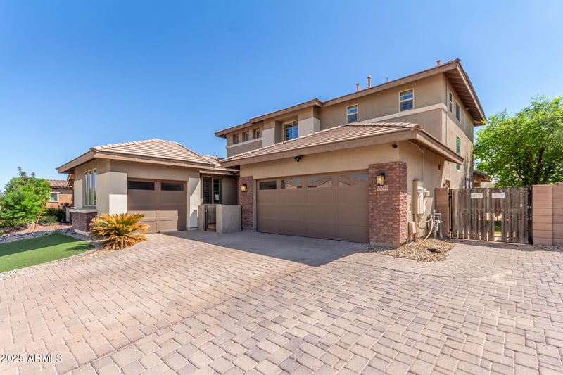 16055 Cameron Dr, Surprise, AZ 85379